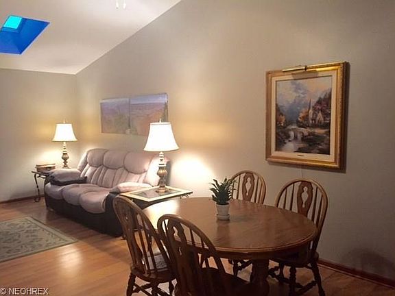 5th image of 859 Amherst Ln