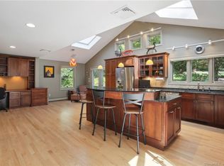 44 Wright Dr, Avon, CT 06001