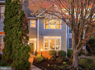 1233 Weatherstone Ct, Reston, VA 20194