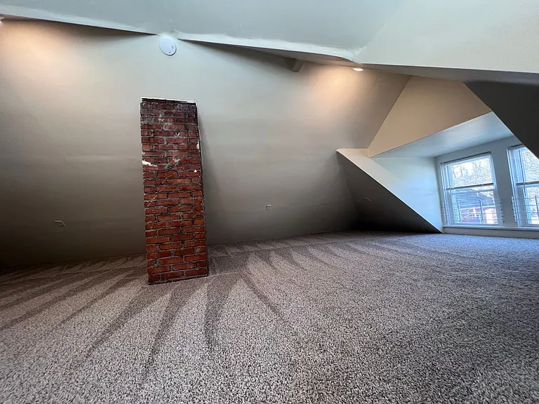 132 Amelia St — Photo 24