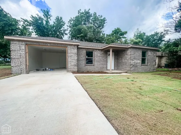 406 Circle Dr, Hoxie, AR 72433