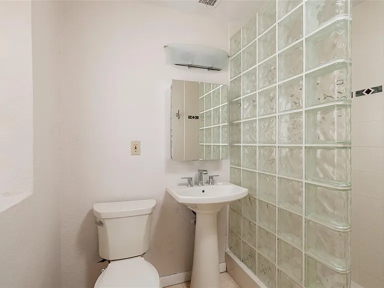 300 Brightwaters Blvd NE — Photo 31