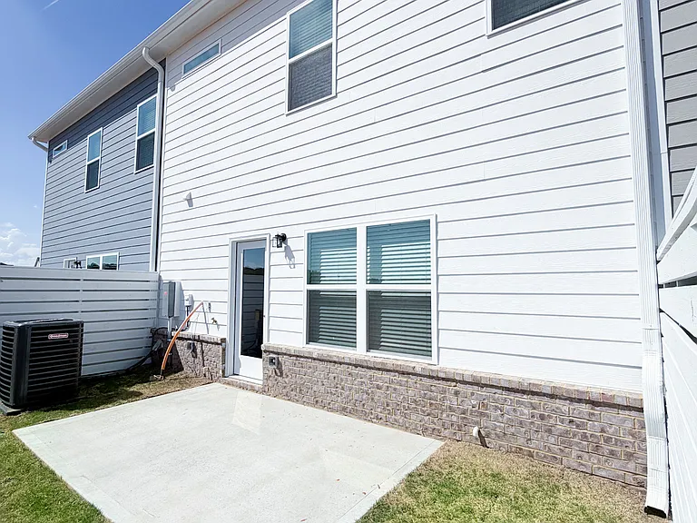 1015 Stiles Ct — Photo 15