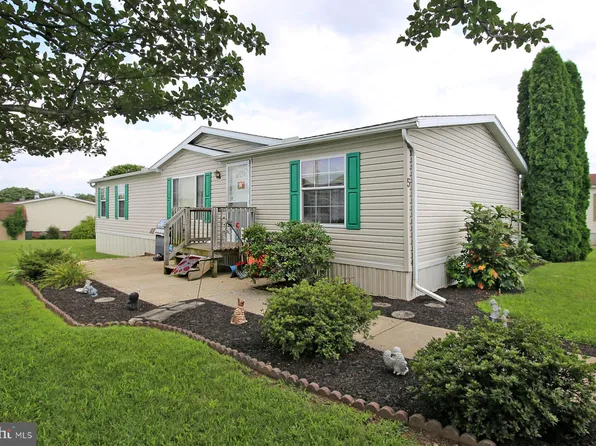 5 Pine St, Fredericksburg, PA 17026