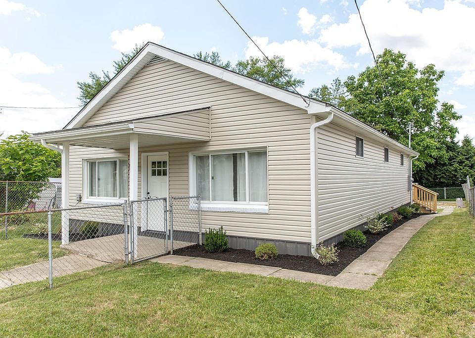 1st image of 325 Thorn Ave