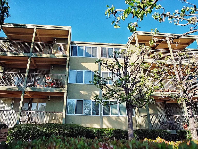 Arastradero West Apartments — Photo 9