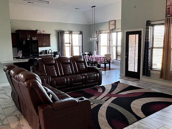 3rd image of 60 Kensington Way
