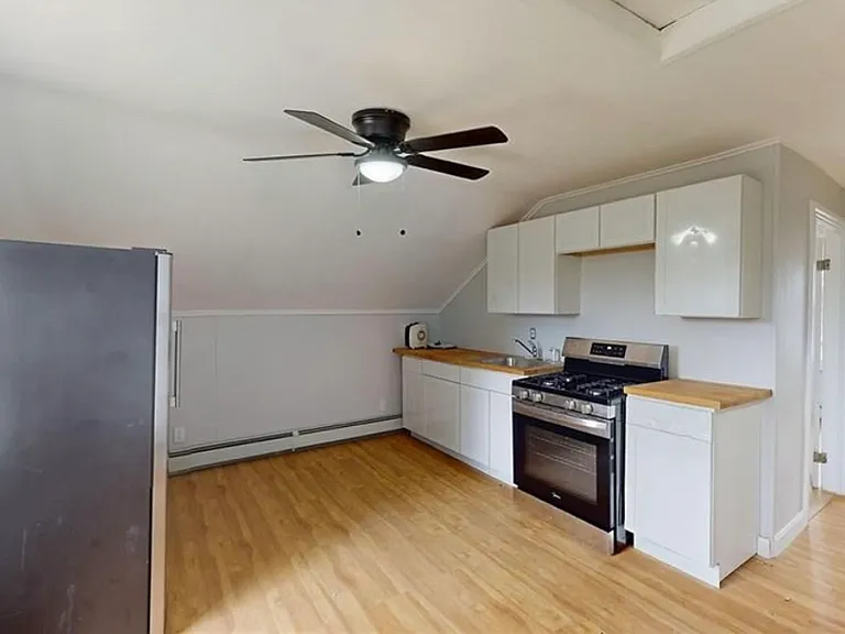 372 Hawkins St #3 — Photo 9