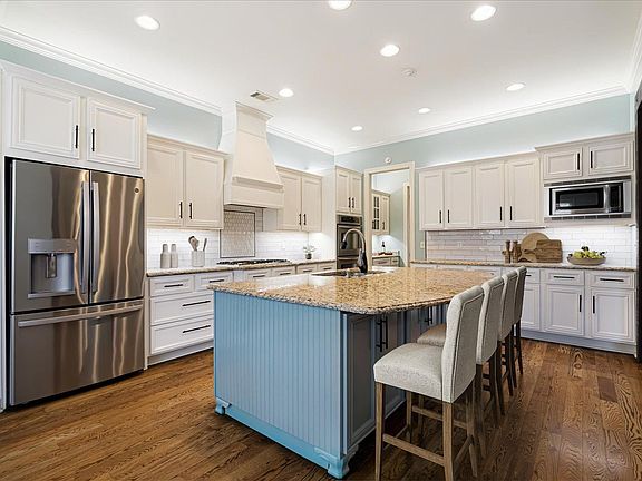 3rd image of 9212 Liggon Green Ln