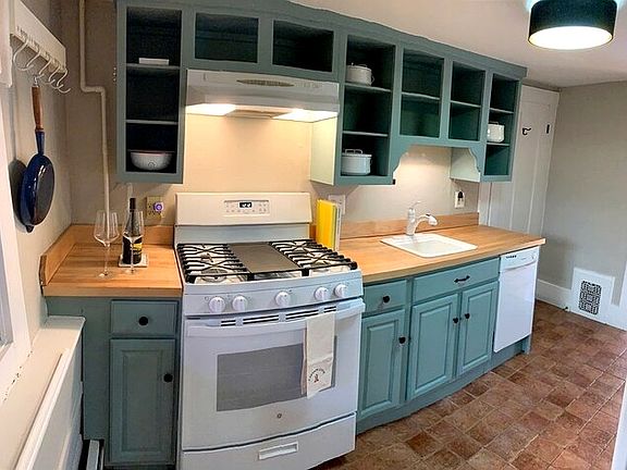 4th image of 63 Washington St #2