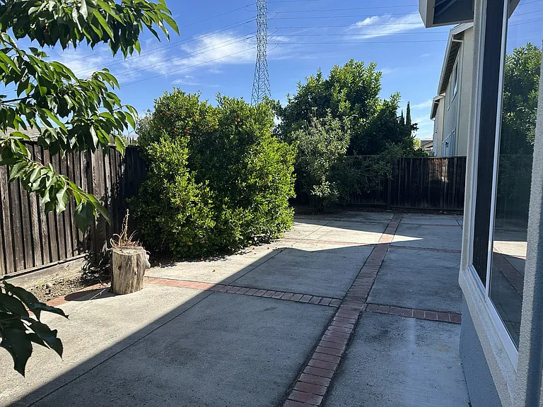 2065 McKenzie Pl — Photo 18