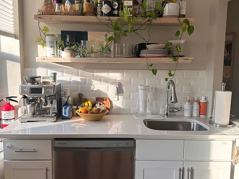 787 Summit Ave #13 — Photo 8