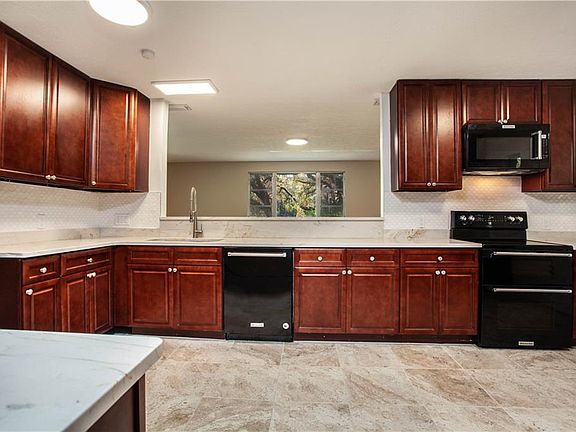 5th image of 1613 Cottagewood Dr