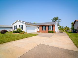 2010 Barding Ave, Decatur, IL 62526