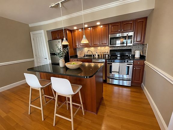 2nd image of 366 Dorchester St APT 4