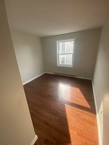 3 bed, 1.0 bath, 1150 sqft, $3,100 — Photo 2