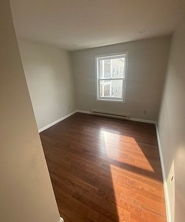 2nd image of 12 Landor Rd Floor 3