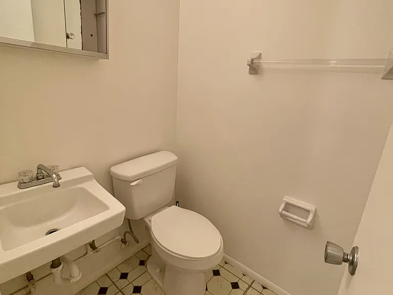 623 Shore Rd #A — Photo 32