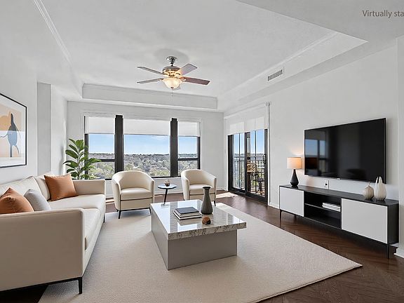 2nd image of 121 N Monroe St APT 1206