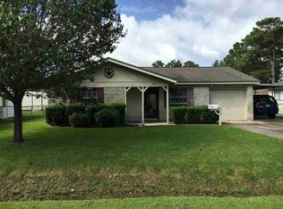 612 S 2nd St, Nederland, TX 77627