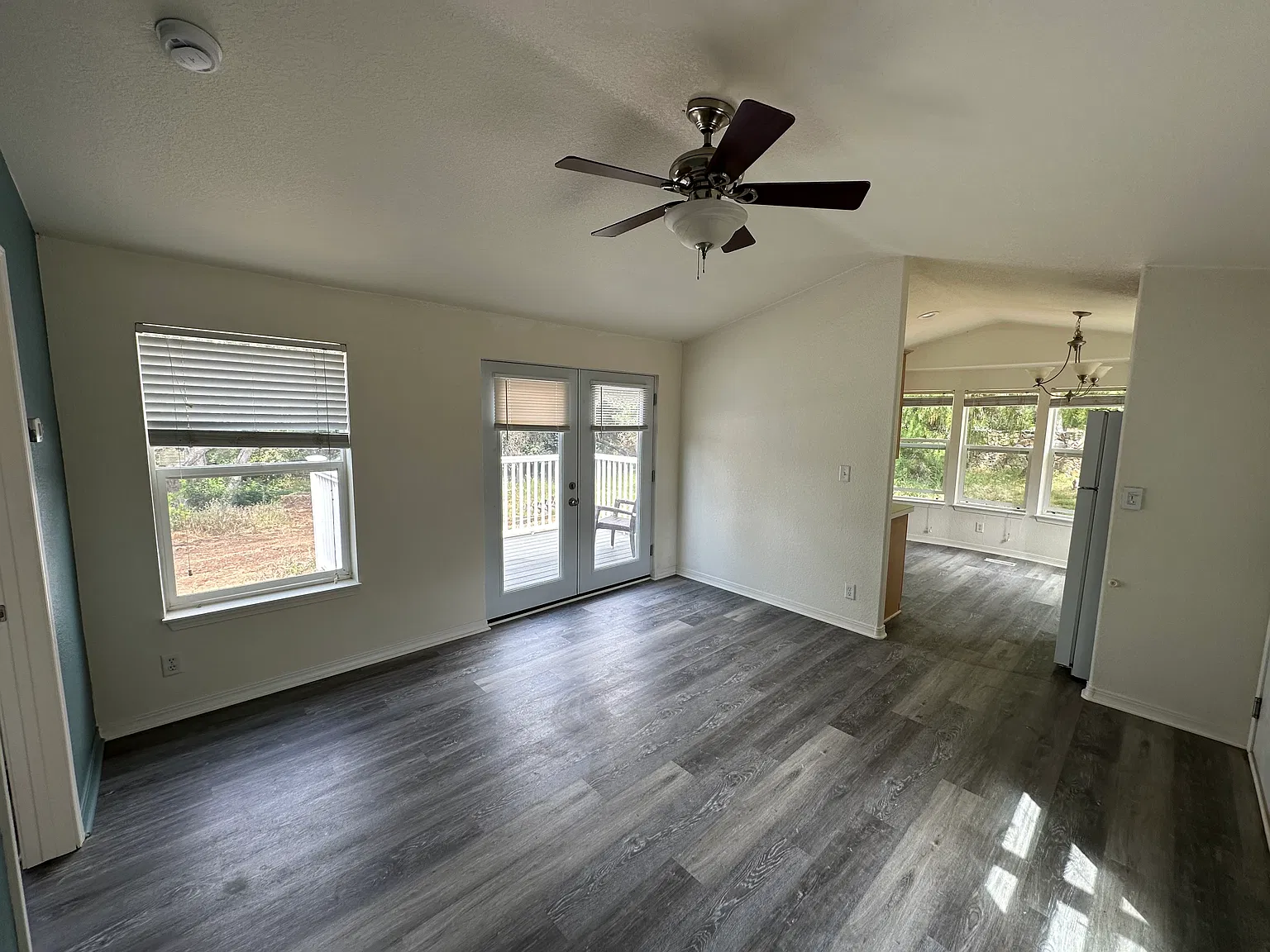 1 bed, 550 sqft, $2,200 — Photo 3