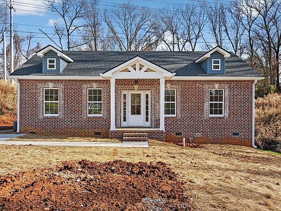 2nd image of 613 Hill Rd