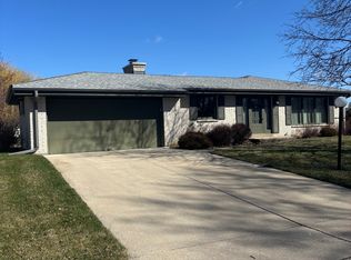 420 E 11th St, Pecatonica, IL 61063