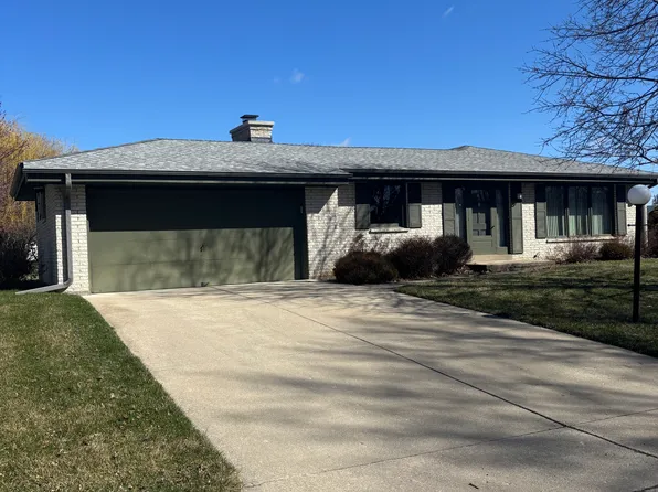 420 E 11th St, Pecatonica, IL 61063