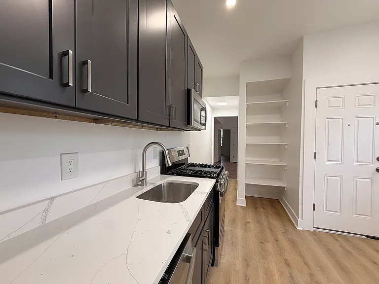 44-46 Farley Ave #2 — Photo 8
