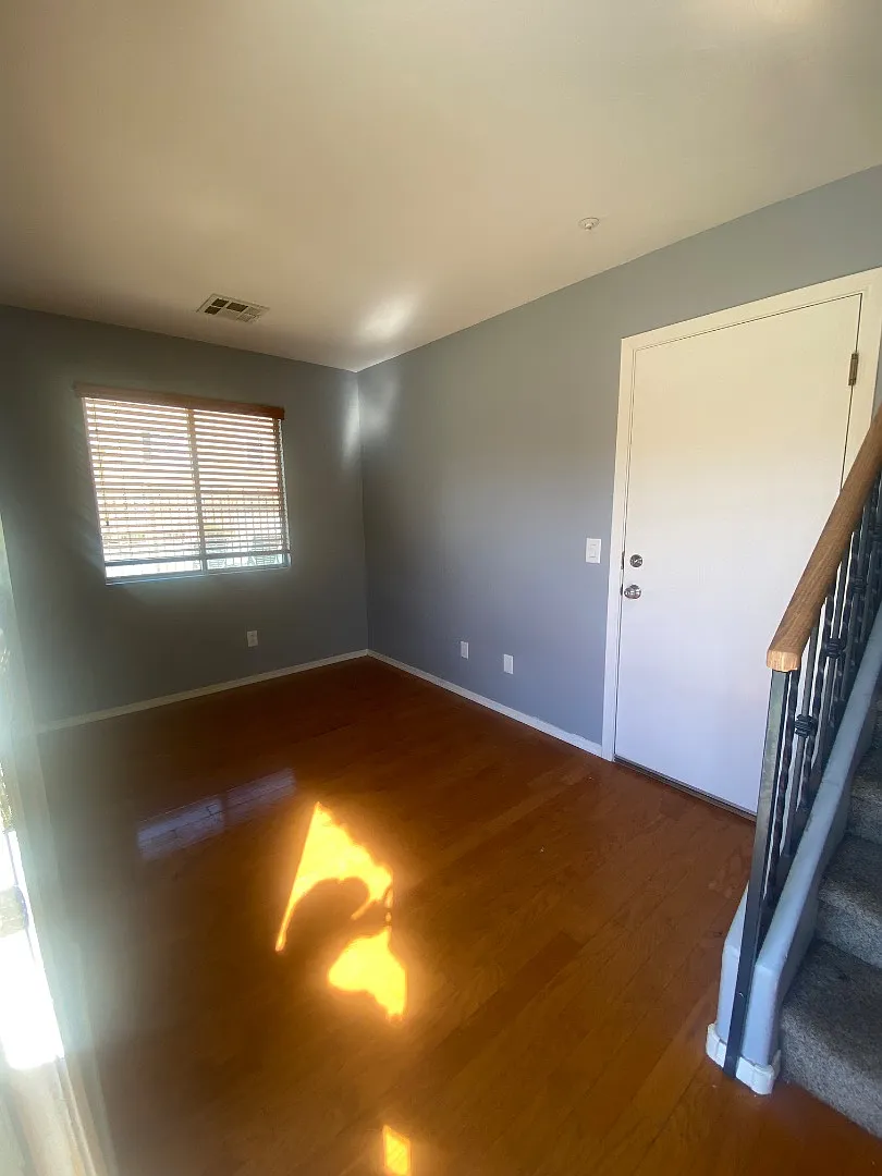 454 N Alder Ct — Photo 1