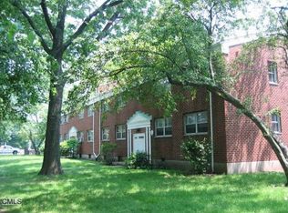 24 Courtland Ave 1 #1, Stamford, CT 06902