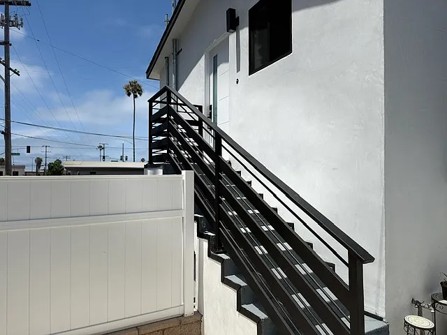105 E El Portal #H — Photo 5
