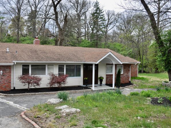 2009 N Geyer Rd, Saint Louis, MO 63131