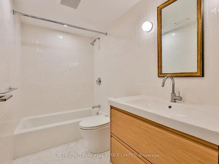 21 Douglas Cres — Photo 34