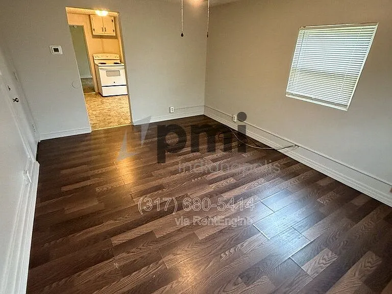 1311 E 11th St #4 — Photo 11