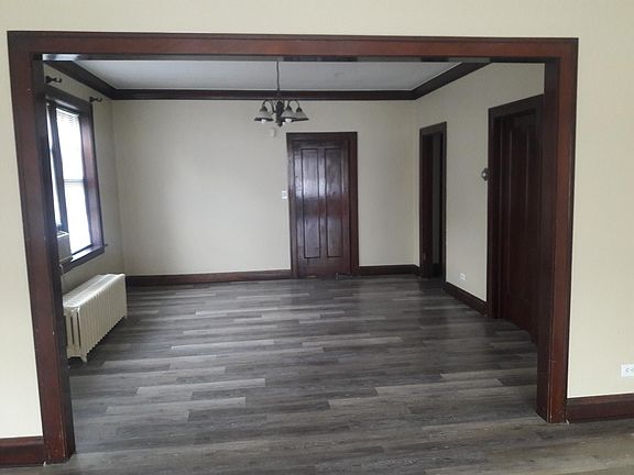 3rd image of 2442 Birdsall St #1