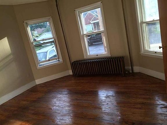 3rd image of 34 Van Buren Ave