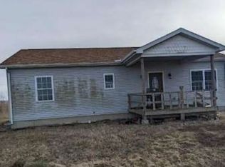 26826 E County Road 1450n, Oakland, IL 61943