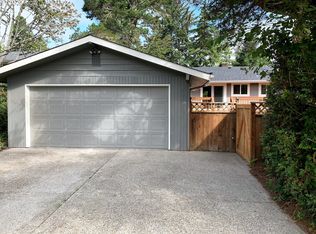 5602 S Shore Dr, Florence, OR 97439