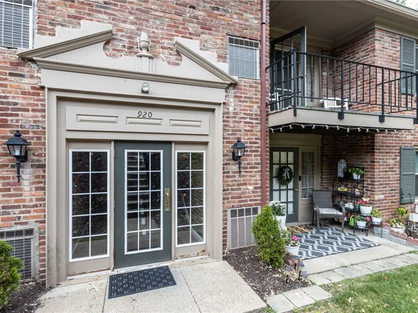 920 Margarite Dr APT J, Pittsburgh, PA 15216