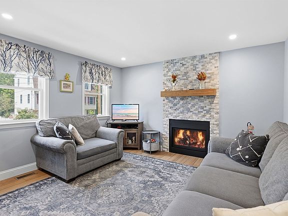 2nd image of 18 Tremont St