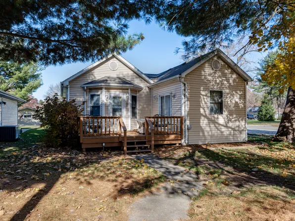 190 E 1st St, Coal City, IL 60416