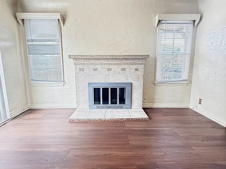 141 S 3rd Ave — Photo 8