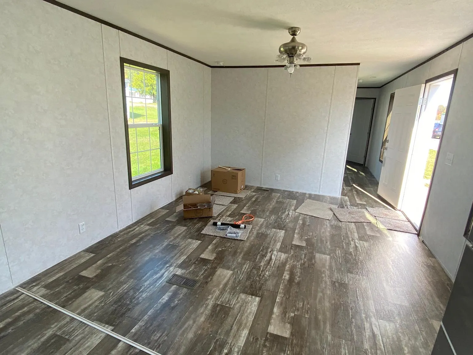 3 bed, 850 sqft, $1,200 — Photo 2