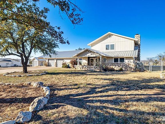 2nd image of 60 Loch Lomond Rd