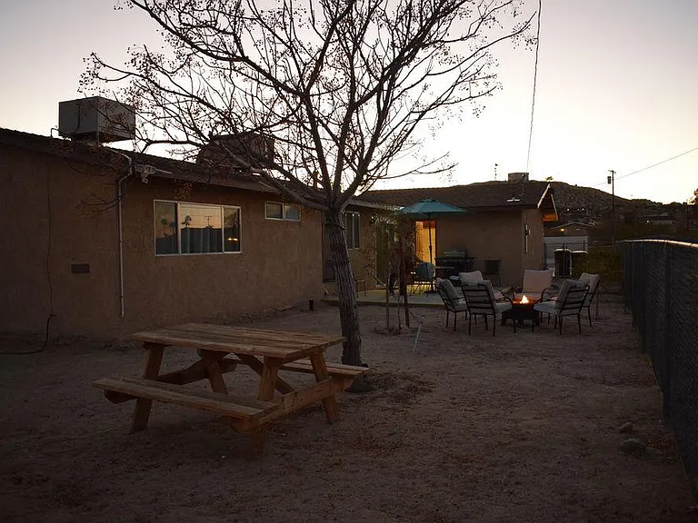 6577 Desert Queen Ave — Photo 34
