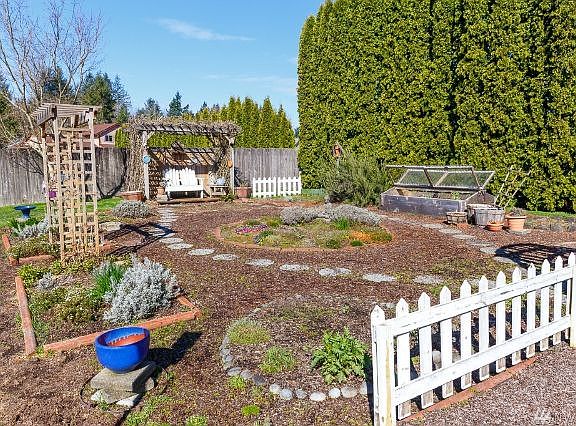 4th image of 4706 8th Ave NE