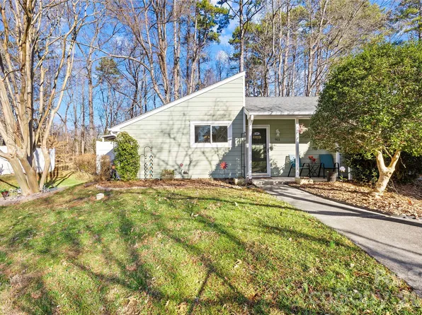 911 Sardis Cove Dr, Charlotte, NC 28270