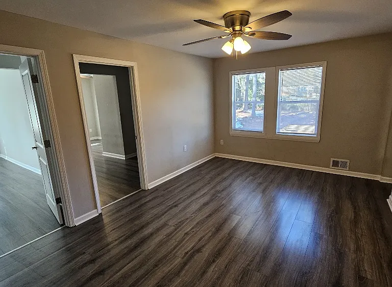 z307 Unit A Upstairs 2ND living room