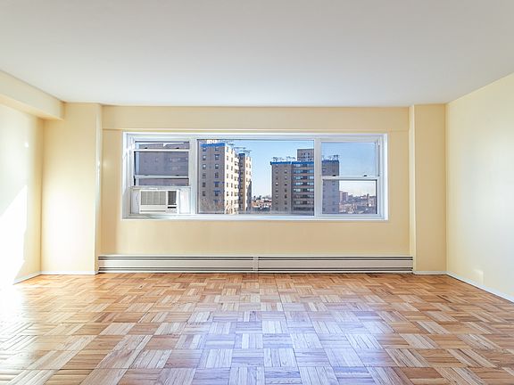 3rd image of 4 Fordham Hill Oval APT 10F